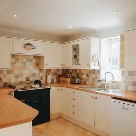 Traditional 3-bed Near Richmond By Mcpi Hosting, Ideal For Families & Groups *