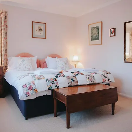 Traditional 3-bed Near Richmond By Mcpi Hosting, Ideal For Families & Groups Holiday home *