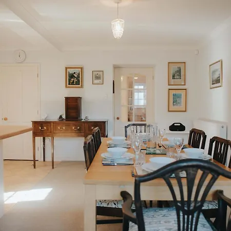 Traditional 3-bed Near Richmond By Mcpi Hosting, Ideal For Families & Groups Moulton (North Yorkshire)