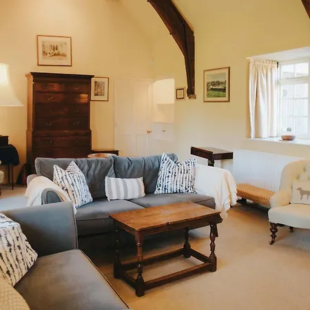 Traditional 3-bed Near Richmond By Mcpi Hosting, Ideal For Families & Groups *
