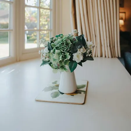 Traditional 3-bed Near Richmond By Mcpi Hosting, Ideal For Families & Groups *